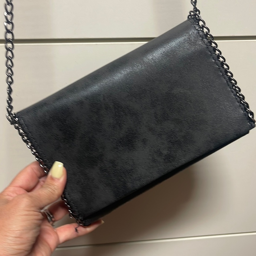 Chelsea28 cross body purse
